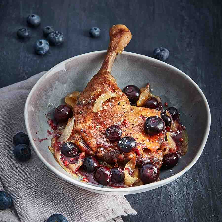 Recette du confit de canard aux myrtilles - Maison Montfort